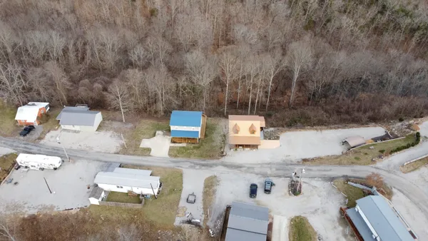 $689,900 | 225 Bill Hunter Road, Celina, TN 38551