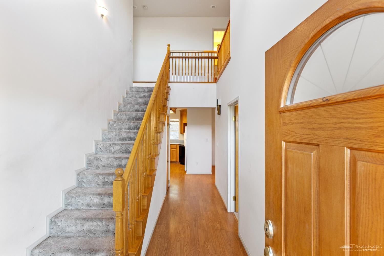 26681 Stirrup Way Tehachapi, CA 93561 - Photo 3 of 55 Stepping thru the front door...