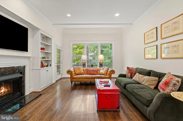 $1,475,000 | 9200 Town Gate Lane, Bethesda, MD 20817