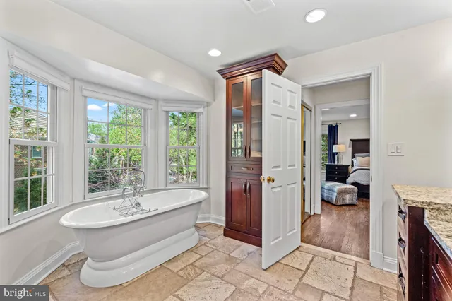 $1,475,000 | 9200 Town Gate Lane, Bethesda, MD 20817