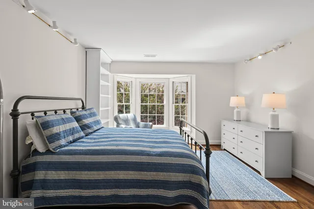 $1,475,000 | 9200 Town Gate Lane, Bethesda, MD 20817