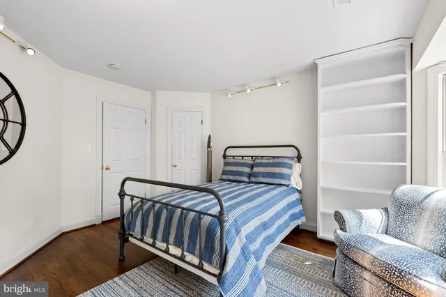 $1,475,000 | 9200 Town Gate Lane, Bethesda, MD 20817