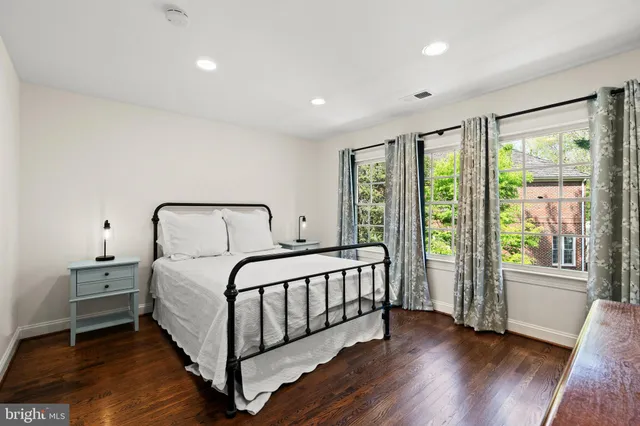 $1,475,000 | 9200 Town Gate Lane, Bethesda, MD 20817