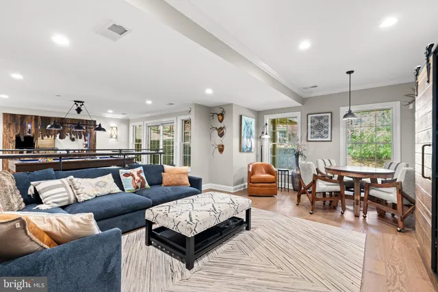 $1,475,000 | 9200 Town Gate Lane, Bethesda, MD 20817