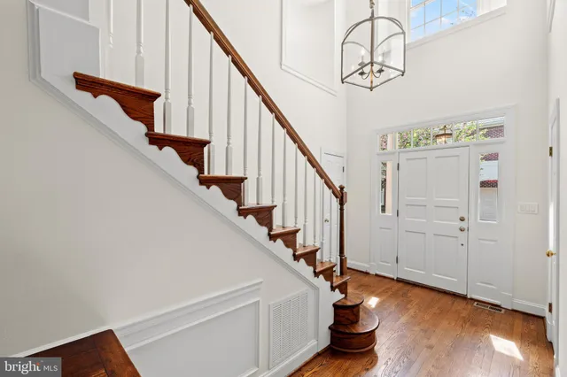 $1,475,000 | 9200 Town Gate Lane, Bethesda, MD 20817