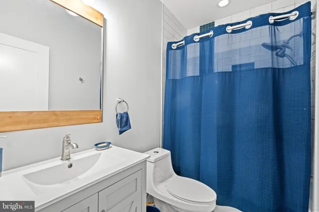 $1,475,000 | 9200 Town Gate Lane, Bethesda, MD 20817