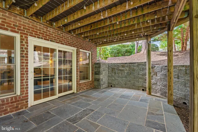 $1,475,000 | 9200 Town Gate Lane, Bethesda, MD 20817