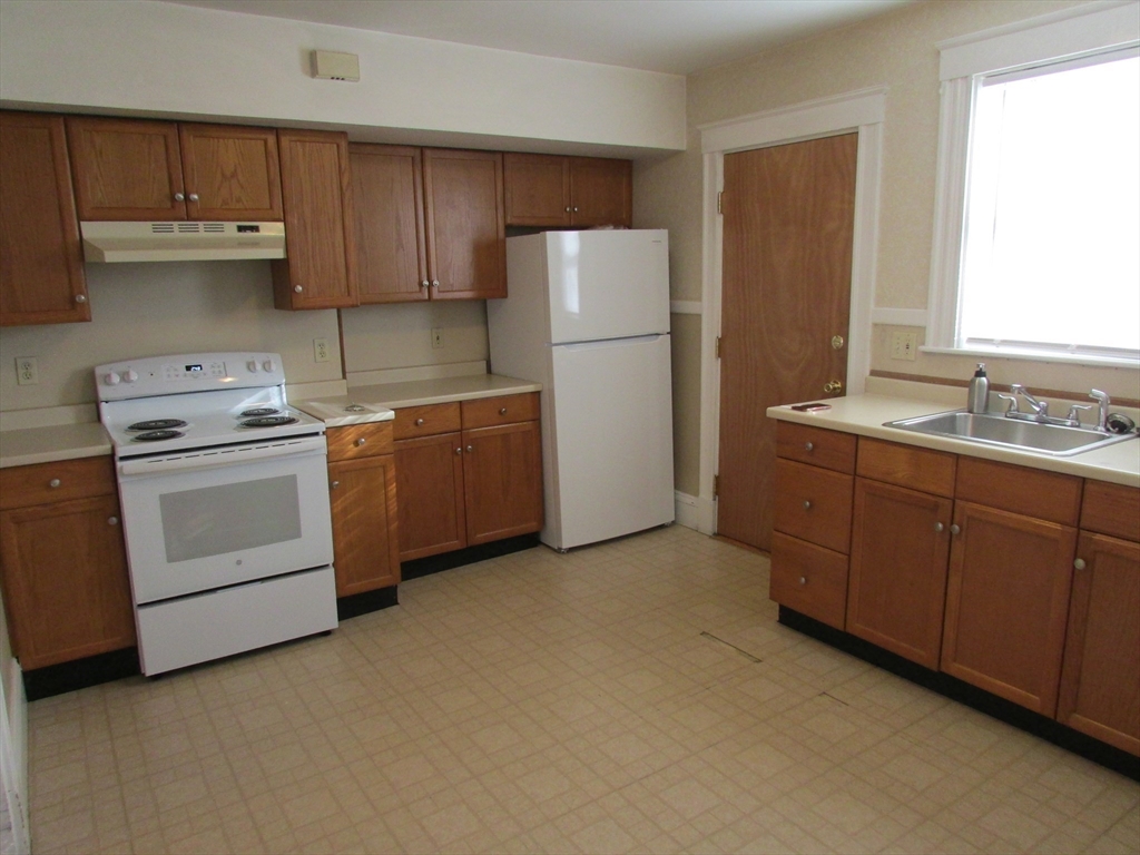 161 Atlantic Street, Unit B Quincy, MA 02171 - Photo 5 of 30