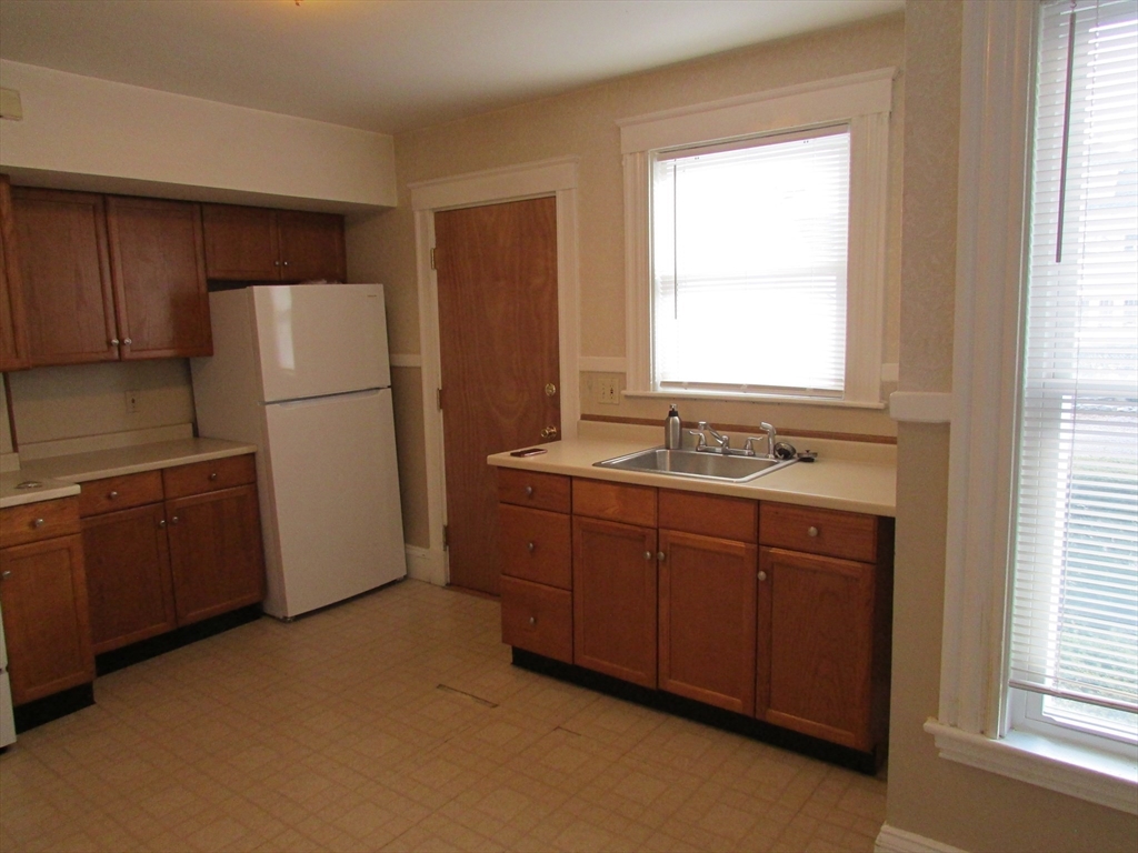 161 Atlantic Street, Unit B Quincy, MA 02171 - Photo 6 of 30