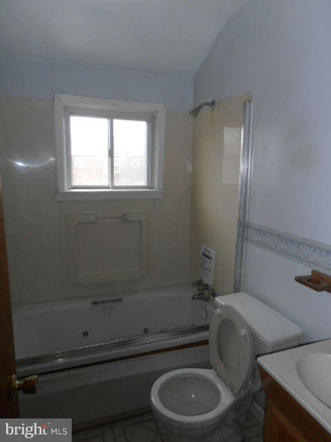 1960 Haselmere Road Dundalk, MD 21222 - Photo 8 of 12 Bath 2