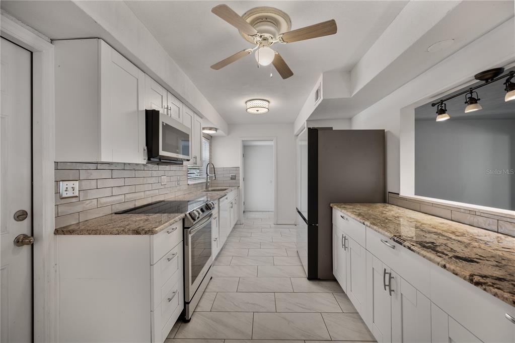 528 South Larry Circle Brandon, FL 33511 - Photo 12 of 38