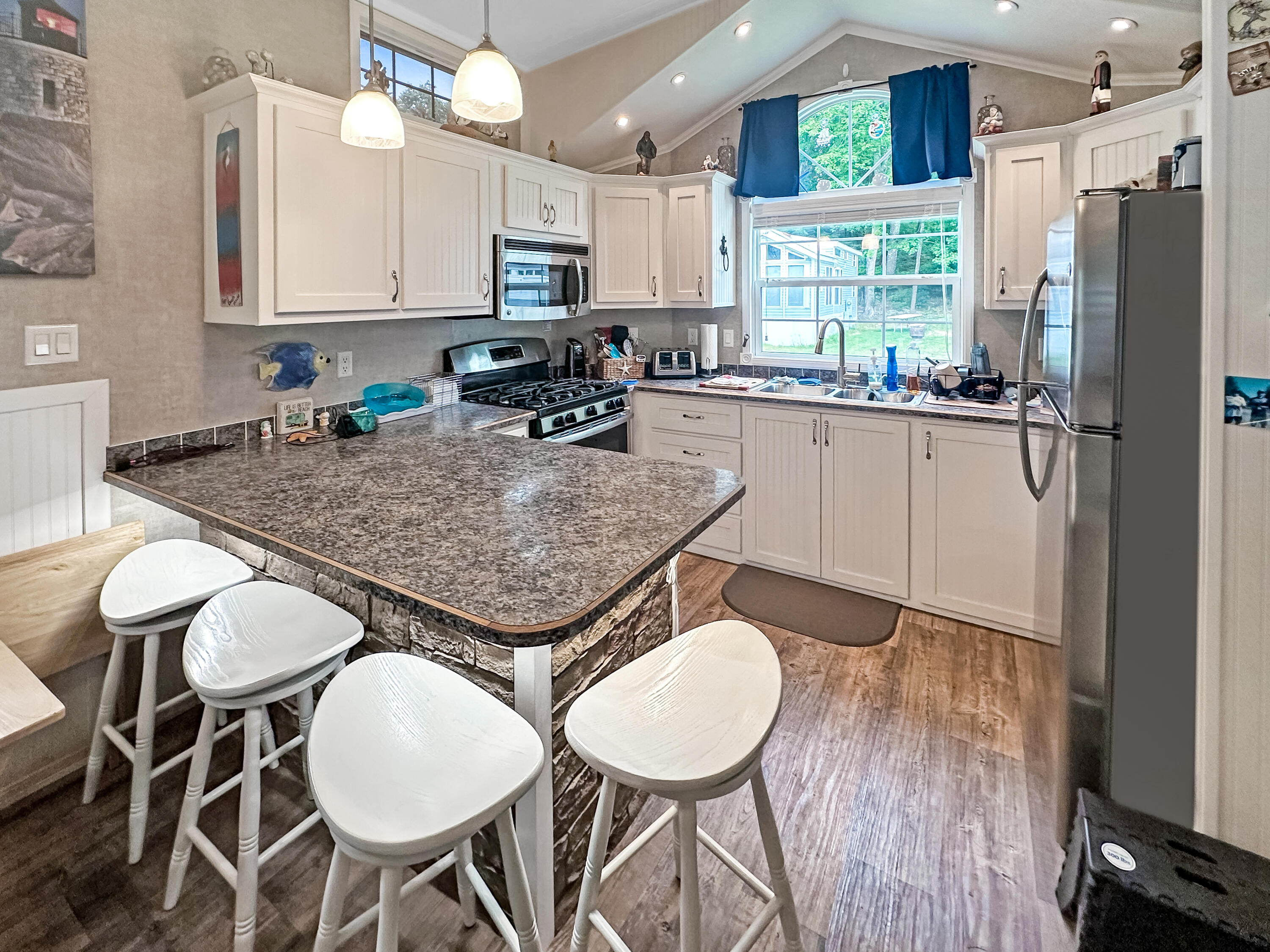 48 Cascade Road, Unit 63 Old Orchard Beach, ME 04064 - Photo 11 of 36 image24