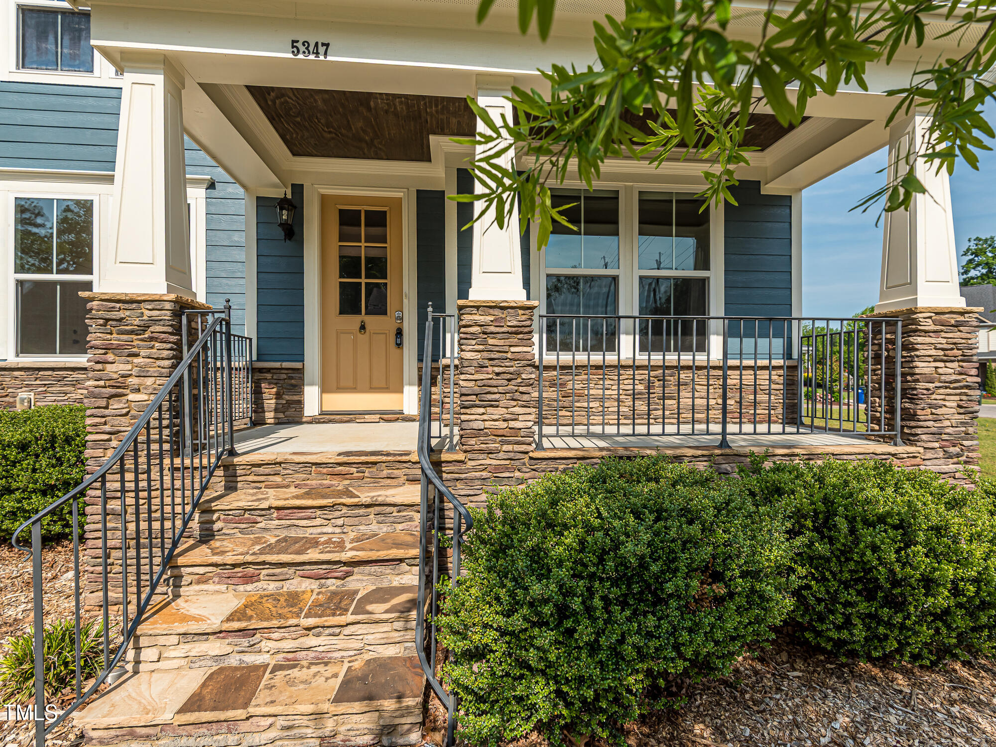 5347 Cypress Lane Raleigh, NC 27609 - Photo 43 of 57 InTrust_Realty_Lee_5347_Cypress-8772