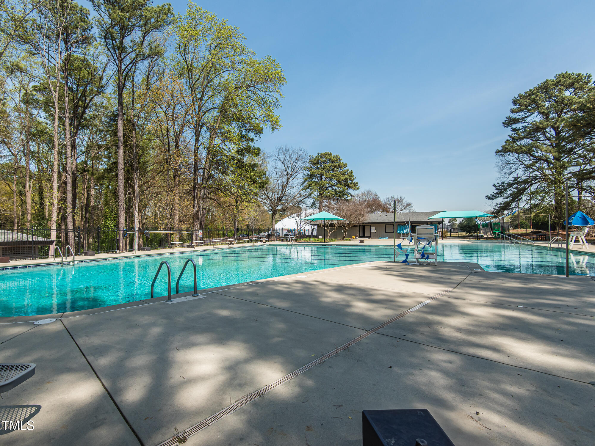 5347 Cypress Lane Raleigh, NC 27609 - Photo 53 of 57 InTrust_Realty_Lee_5347_Cypress-7204
