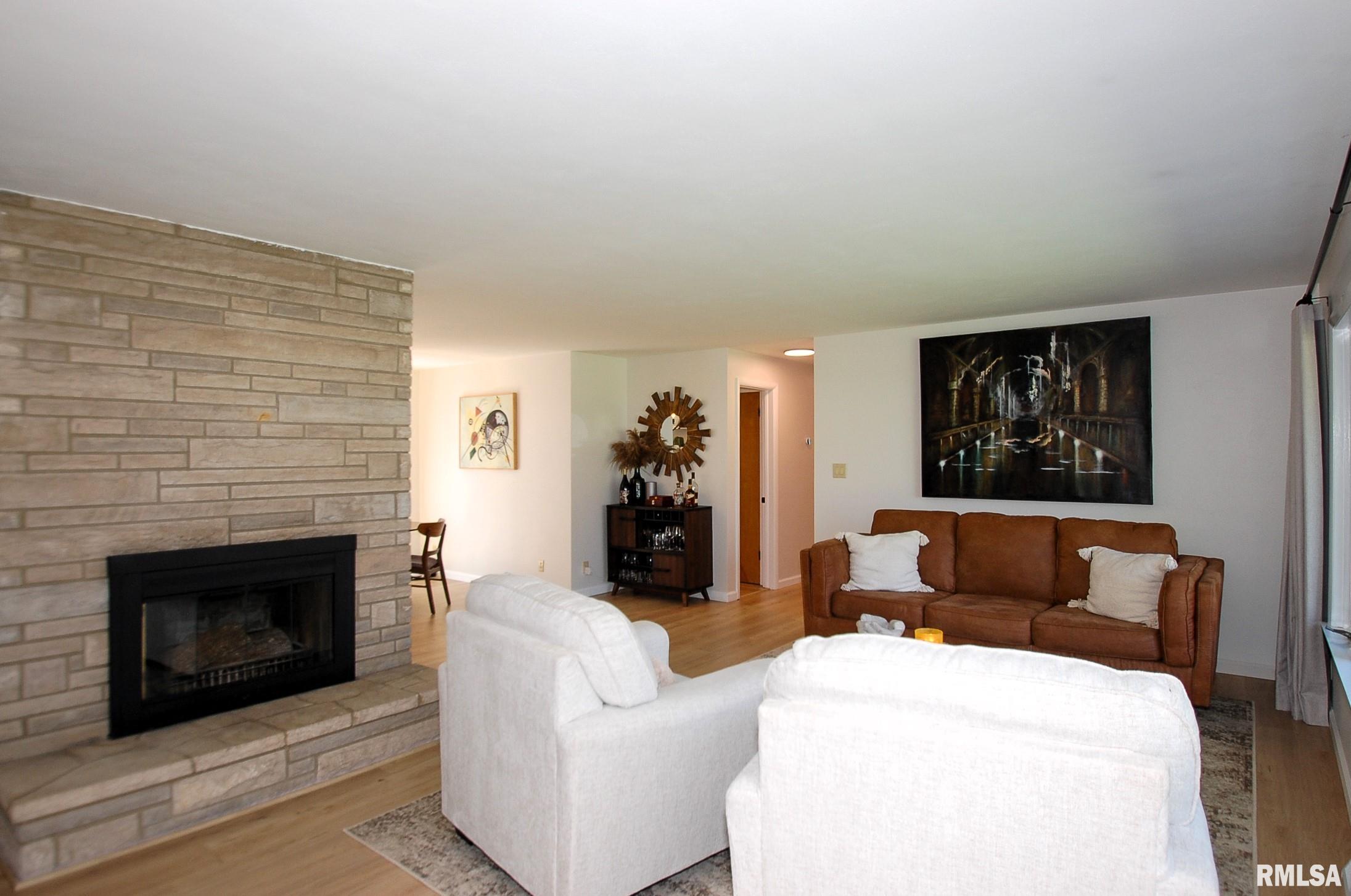 428 Highview Road East Peoria, IL 61611 - Photo 7 of 38 Gallery Image 7