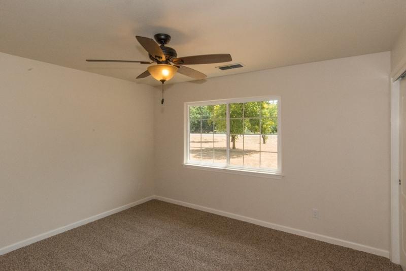 6270 Deschutes Road Anderson, CA 96007 - Photo 12 of 39 Guest Bedroom