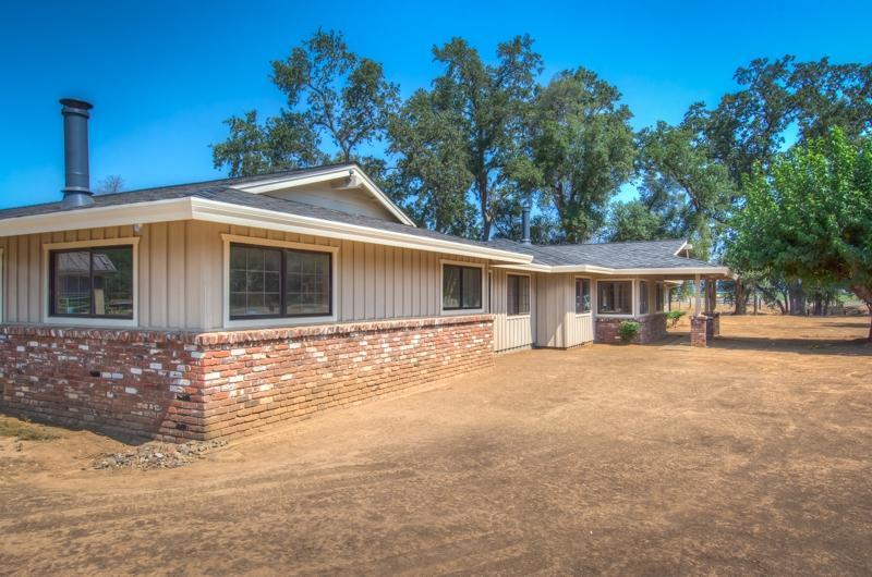 6270 Deschutes Road Anderson, CA 96007 - Photo 16 of 39 Left Front of Home