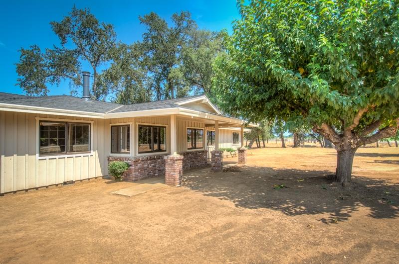 6270 Deschutes Road Anderson, CA 96007 - Photo 22 of 39 Front of Home