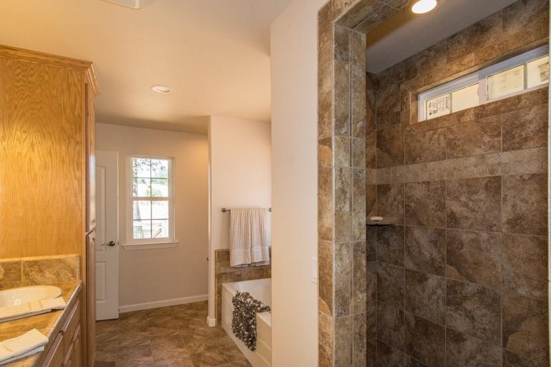 6270 Deschutes Road Anderson, CA 96007 - Photo 37 of 39 Walk in Shower