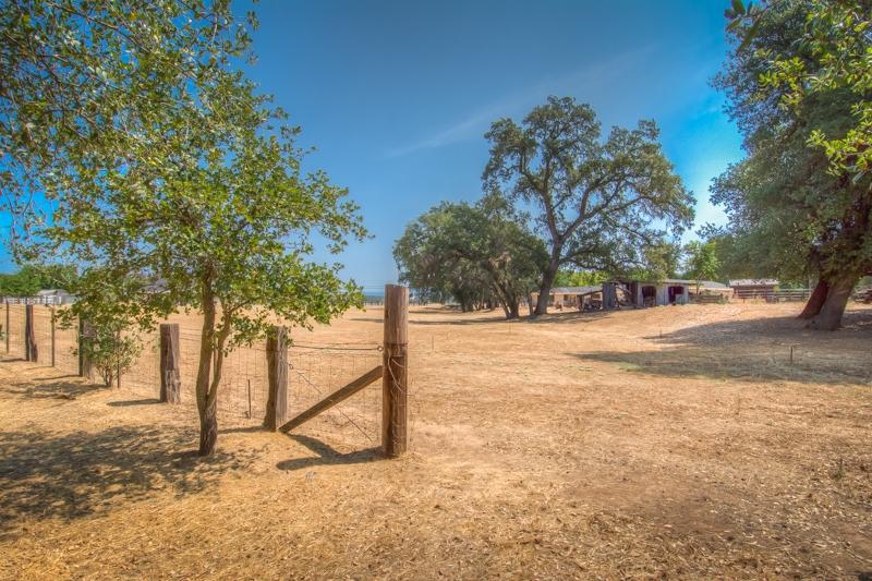 6270 Deschutes Road Anderson, CA 96007 - Photo 38 of 39 Back of Property