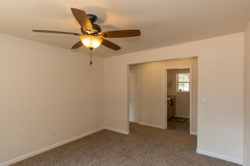 6270 Deschutes Road Anderson, CA 96007 - Photo 7 of 39 Formal Dinning Room