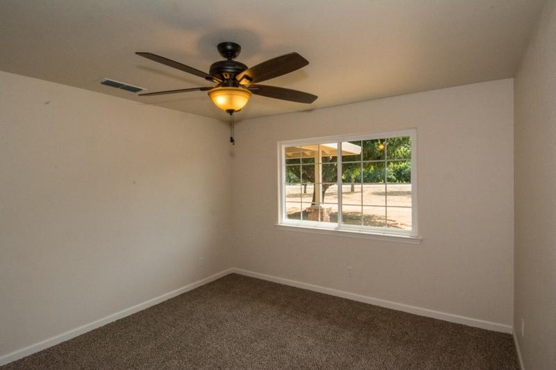 6270 Deschutes Road Anderson, CA 96007 - Photo 8 of 39 Formal Dinning Room