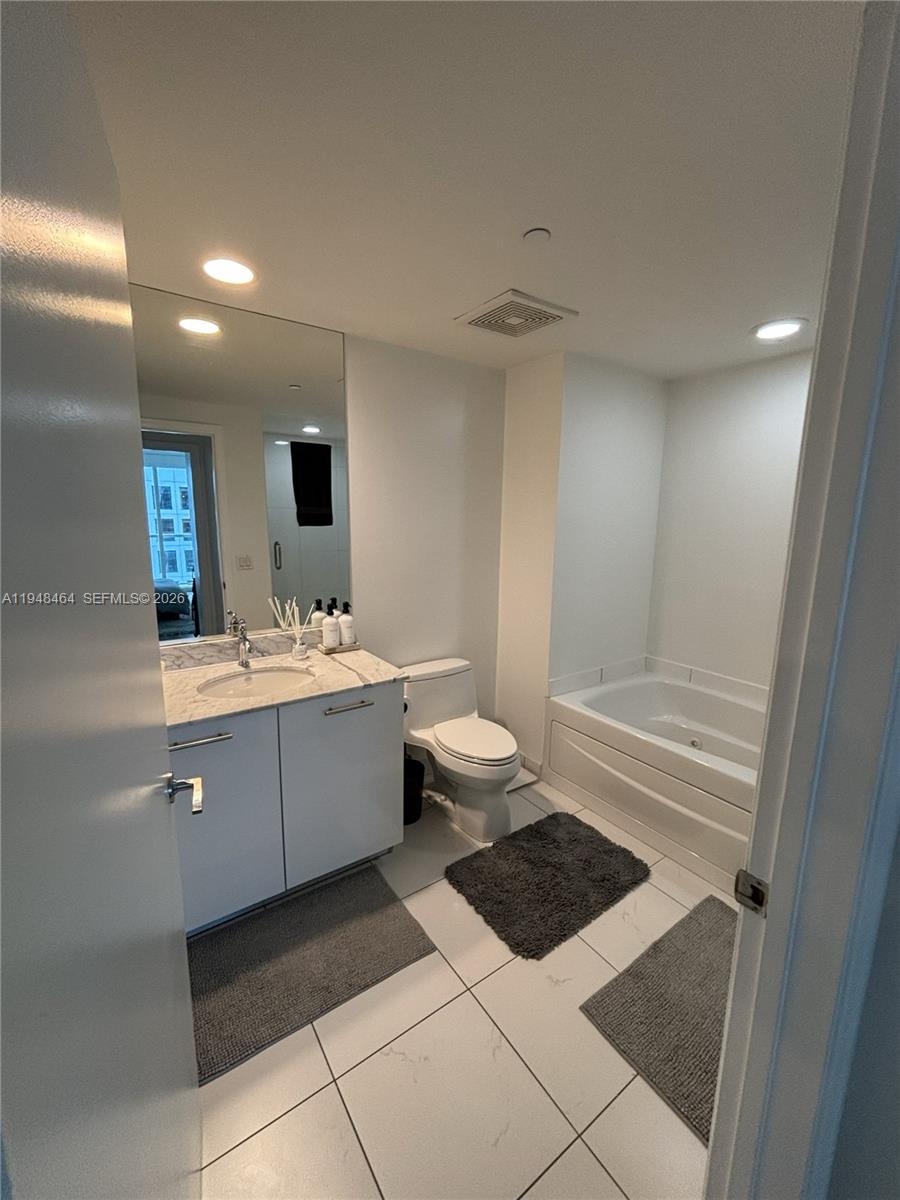 500 Brickell Avenue, Unit 3408 Miami, FL 33131 - Photo 15 of 23