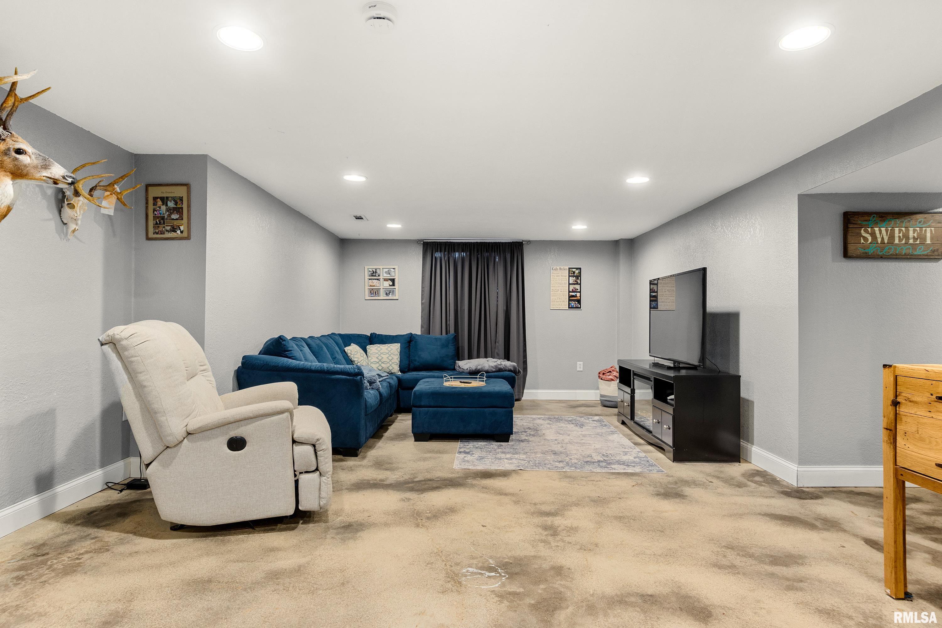 1506 Kern Road Washington, IL 61571 - Photo 32 of 41