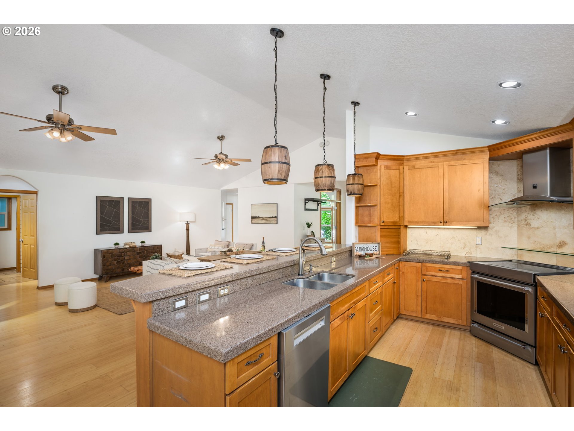 4566 Southeast Aldercrest Road Milwaukie, OR 97222 - Photo 13 of 38 Kitchen