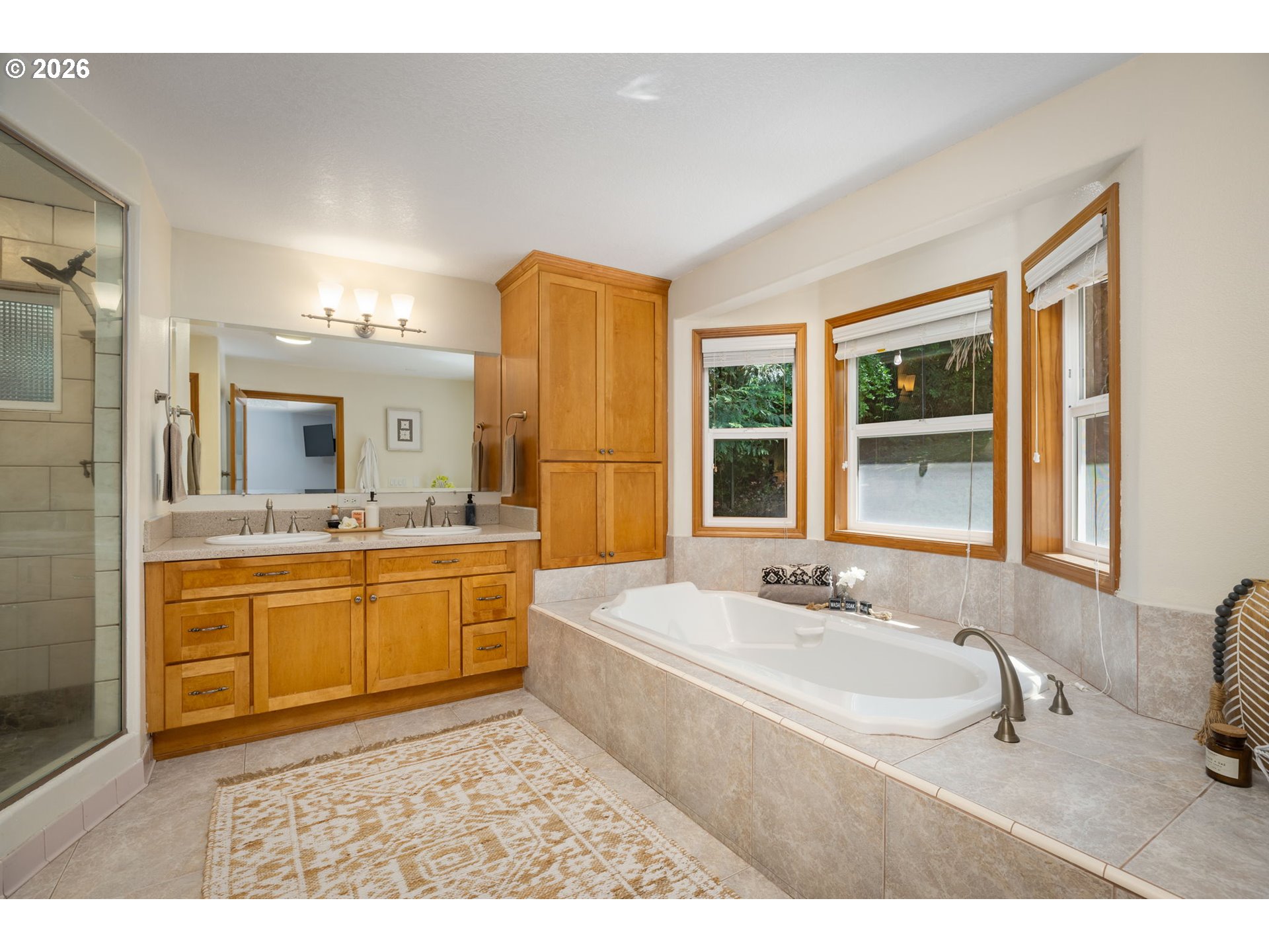 4566 Southeast Aldercrest Road Milwaukie, OR 97222 - Photo 19 of 38 Bathroom, Attached