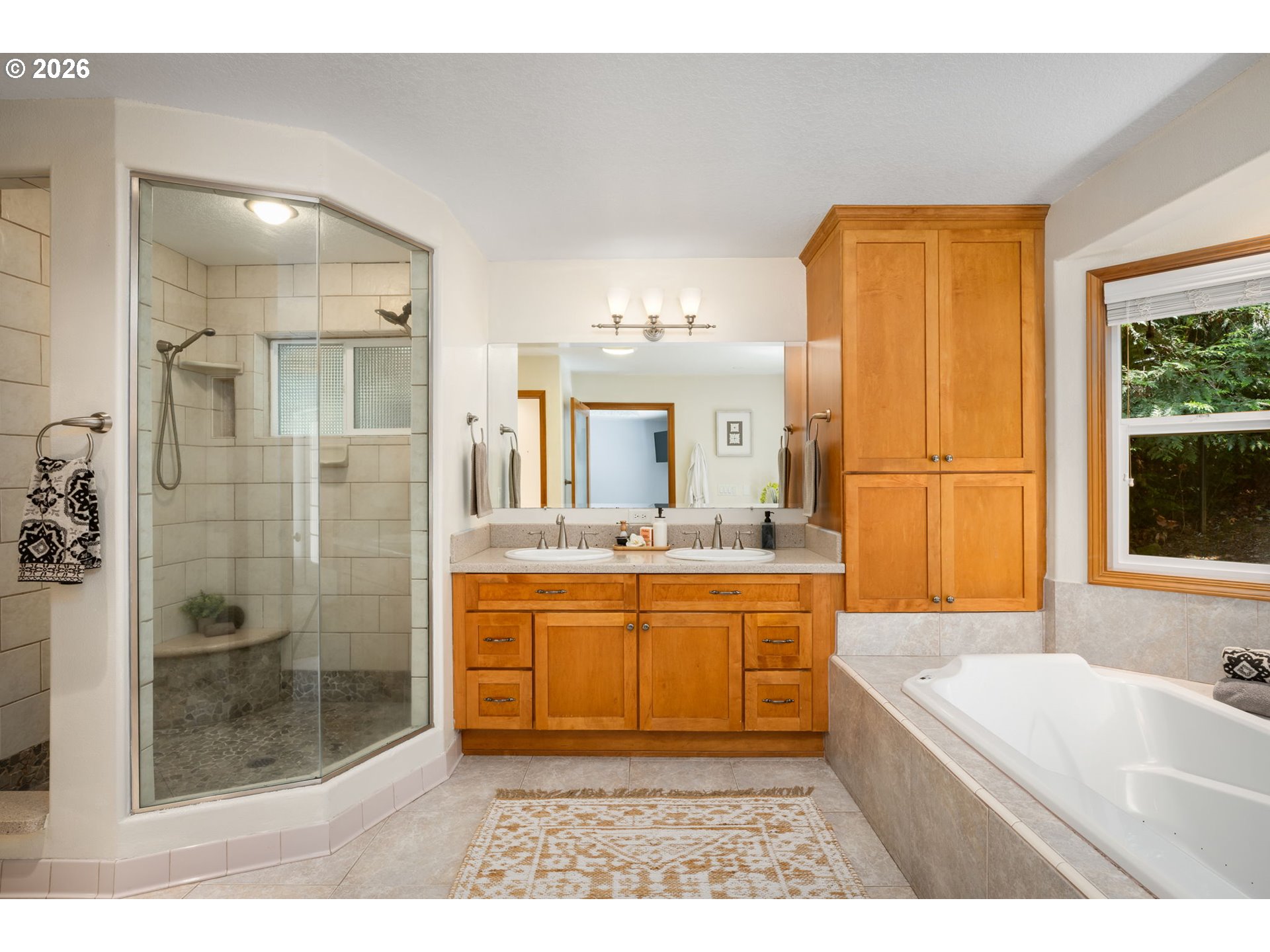 4566 Southeast Aldercrest Road Milwaukie, OR 97222 - Photo 20 of 38 Bathroom, Attached