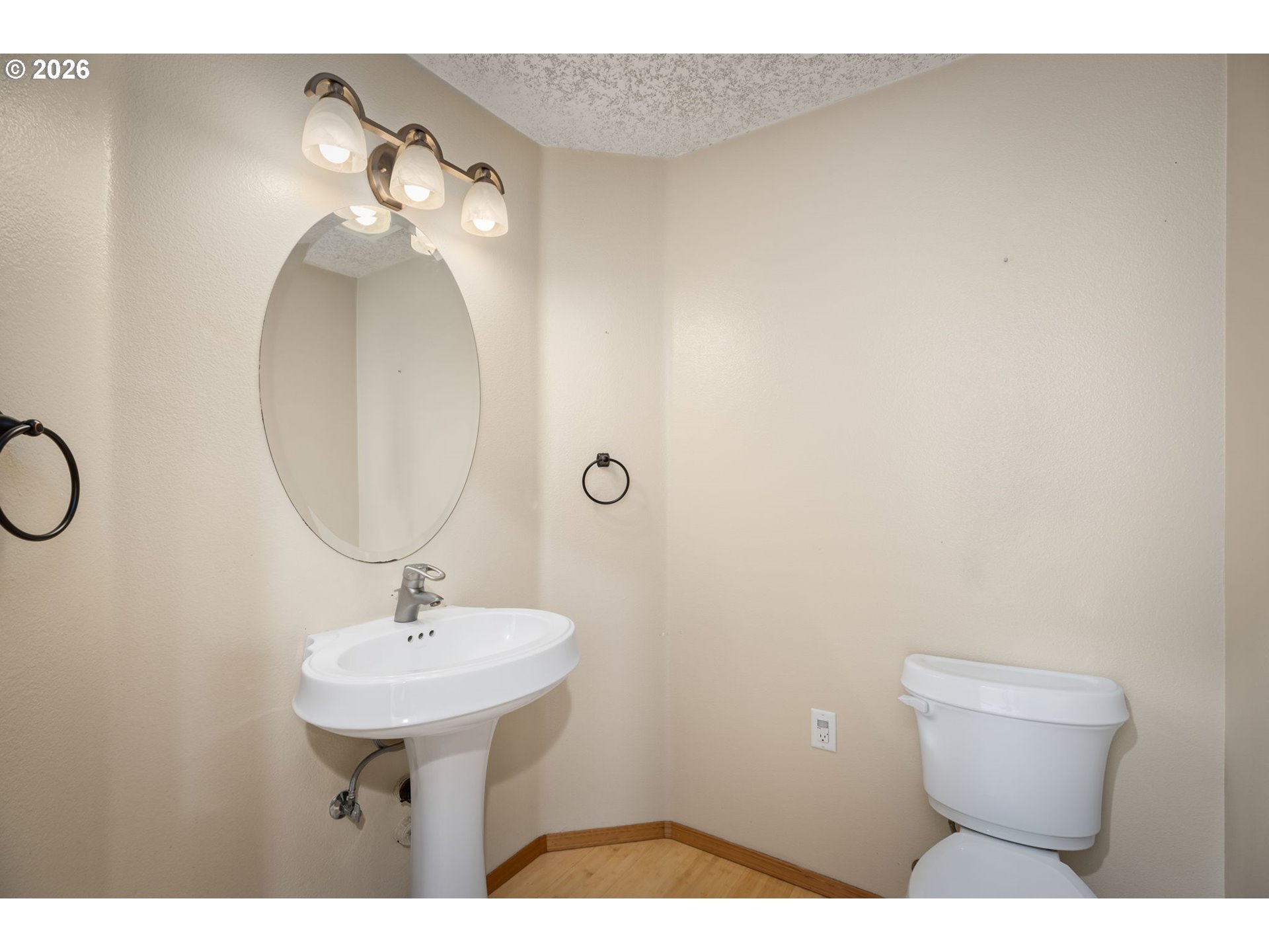 4566 Southeast Aldercrest Road Milwaukie, OR 97222 - Photo 27 of 38 Bathroom