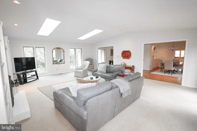 $6,000 | 6025 Orris Street, McLean, VA 22101