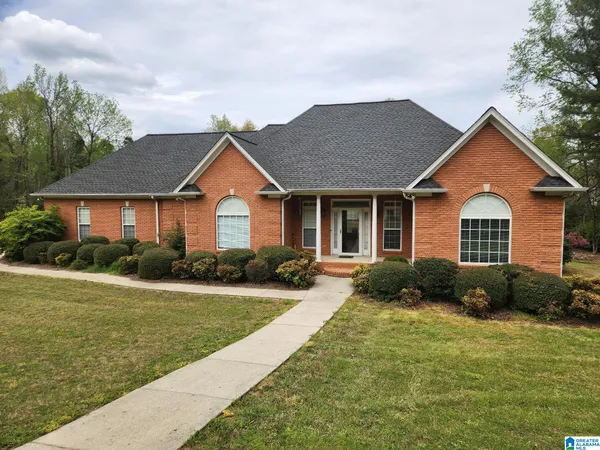 $329,900 | 101 Edgewood Circle, Oneonta, AL 35121