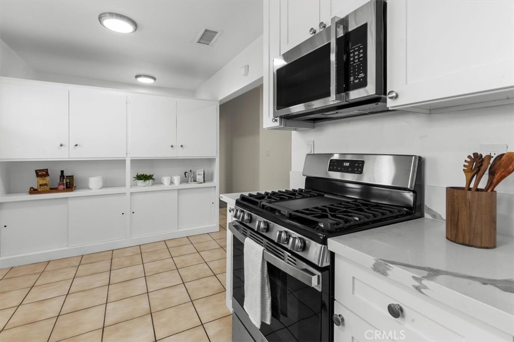 529 West Blaine Street Riverside, CA 92507 - Photo 10 of 26