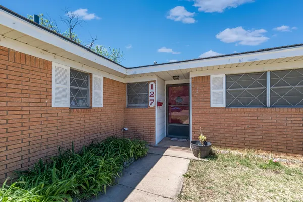 $190,000 | 127 Bailey Avenue, Dumas, TX 79029