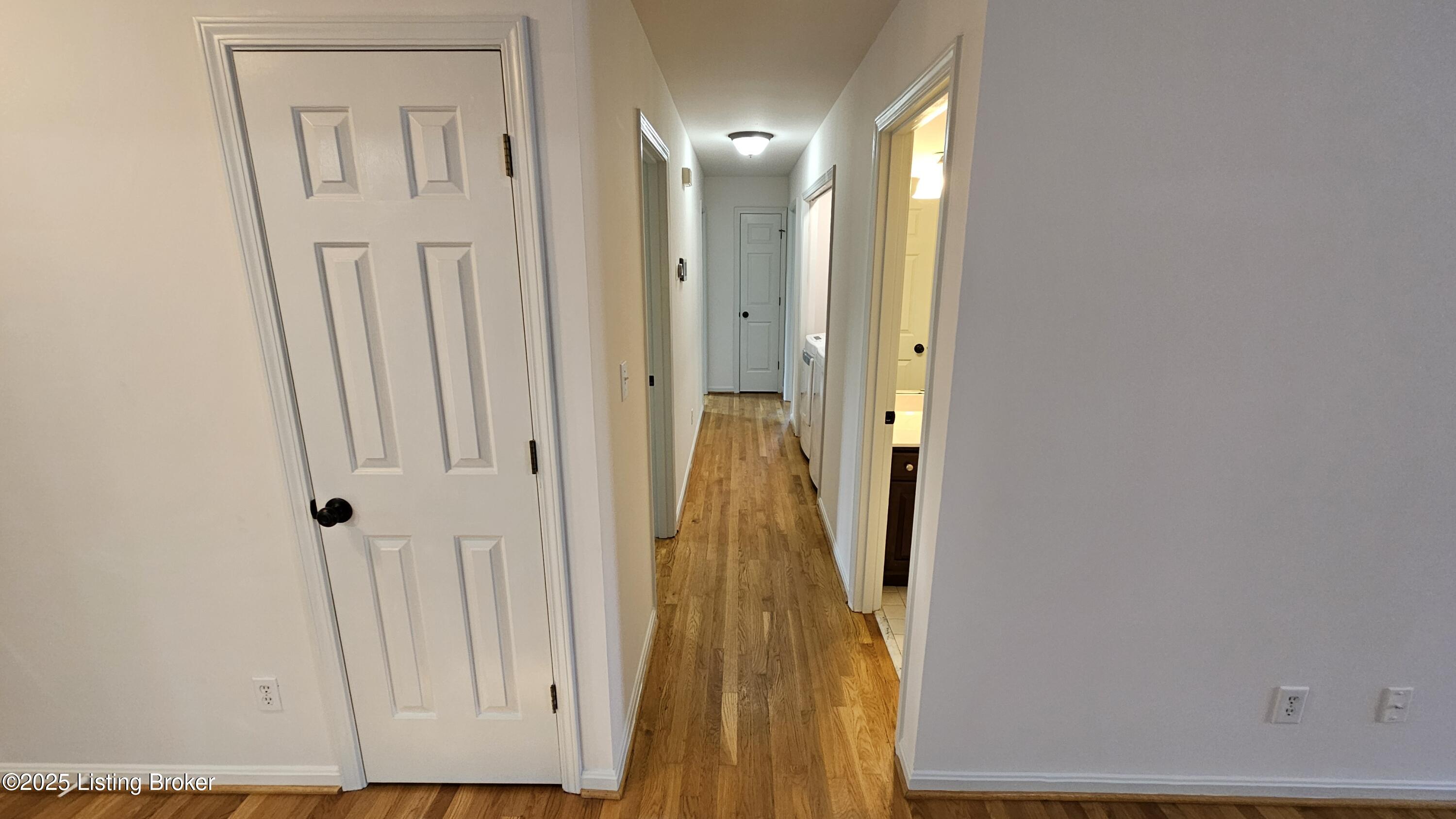 8113 Rome Beauty Way Louisville, KY 40228 - Photo 33 of 103 Hallway
