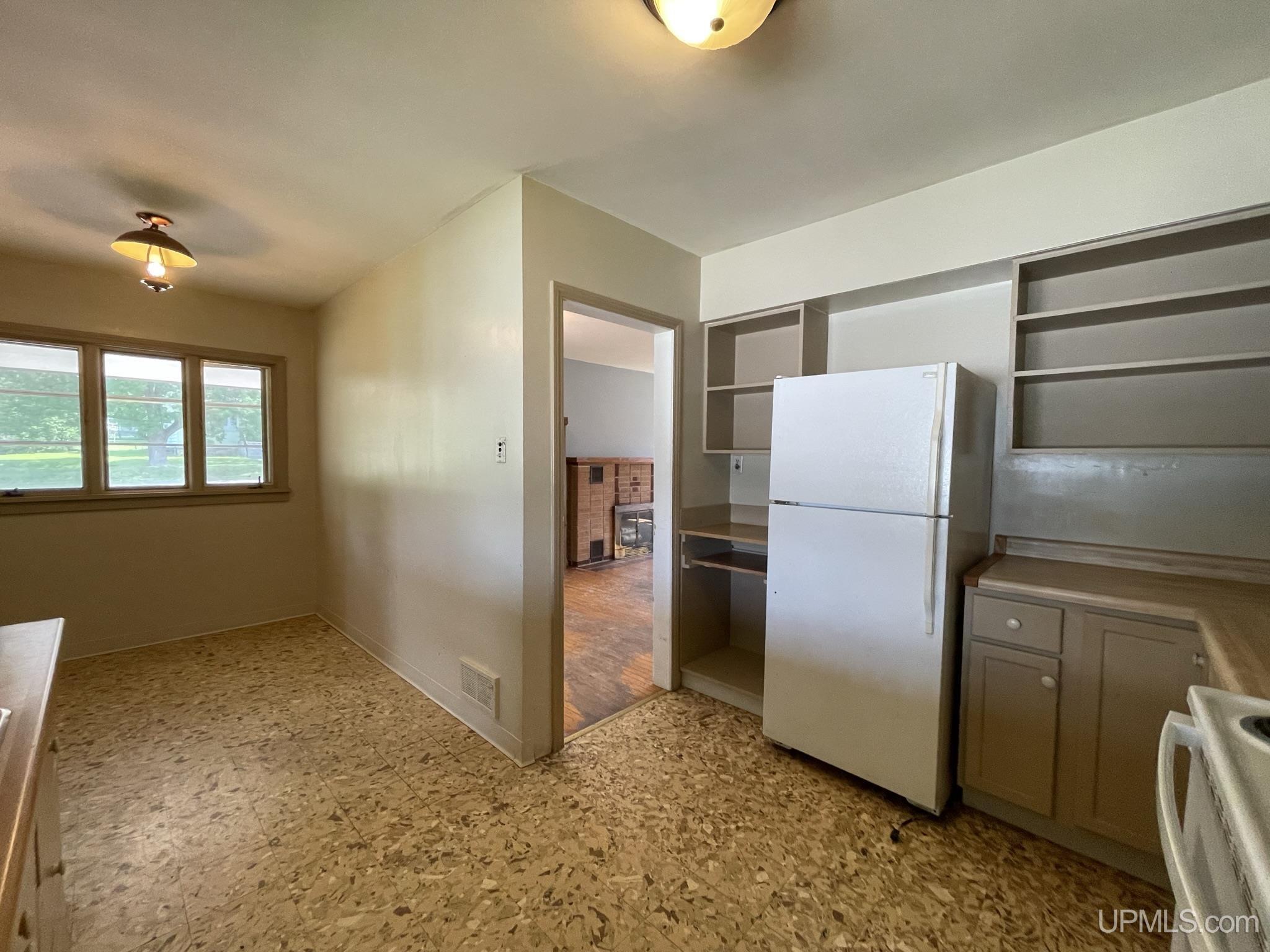 102 West Fall Street L'Anse, MI 49946 - Photo 12 of 43