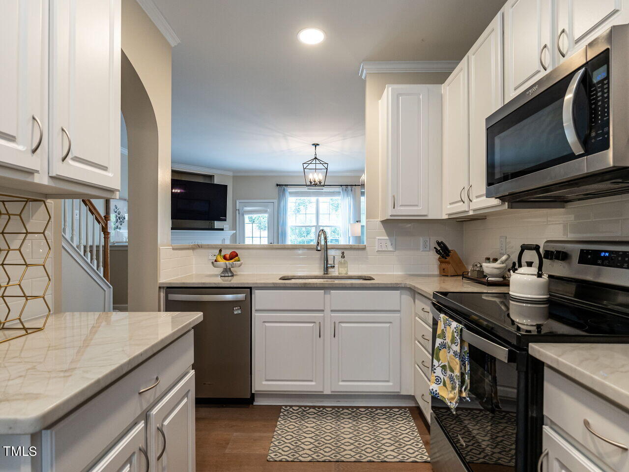 8349 City Loft Court Raleigh, NC 27613 - Photo 13 of 24 015-1280x960-kitchen