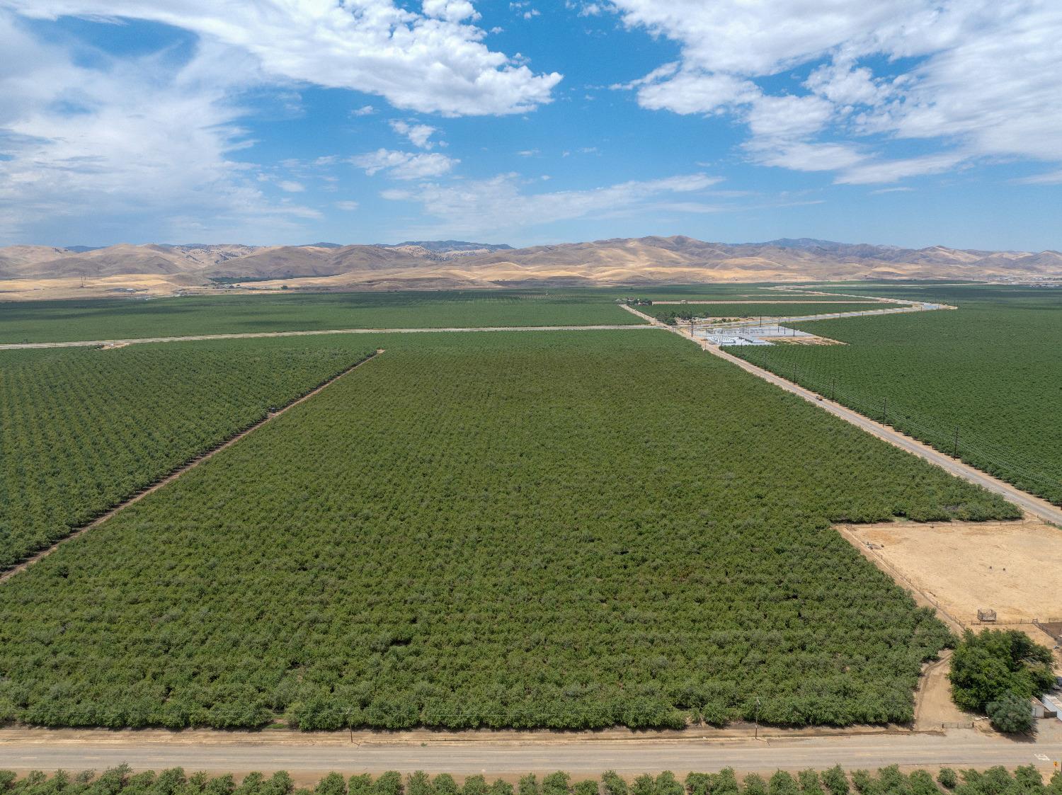18401 Davis Road Patterson, CA 95363 - Photo 17 of 20 a view of a field with an ocean