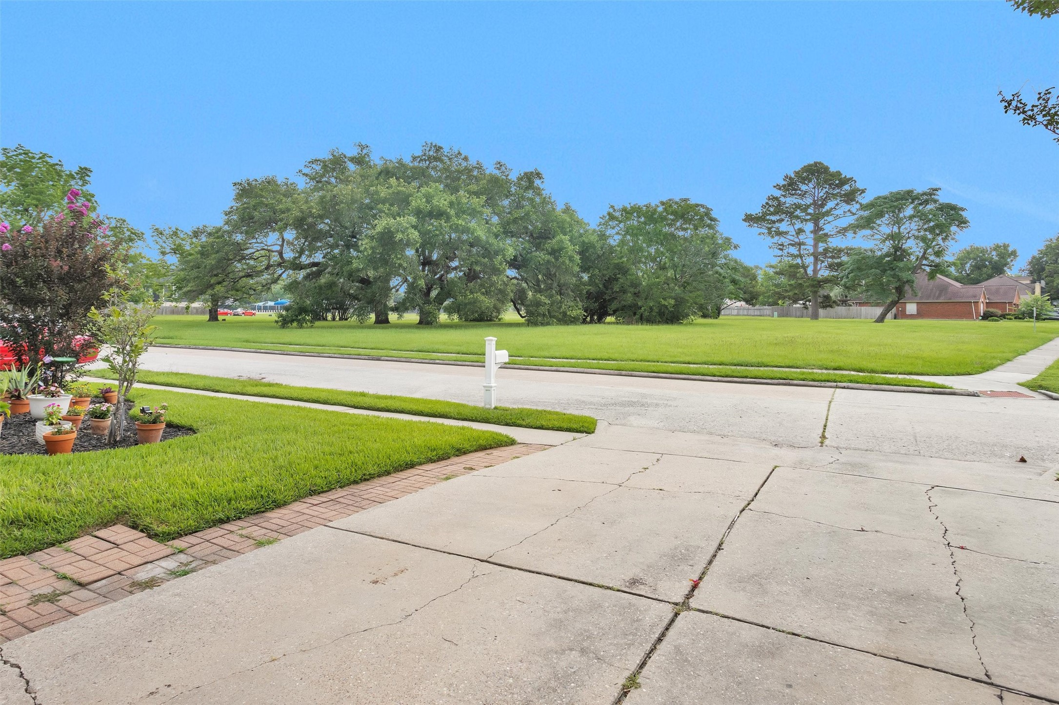 21219 Slippery Creek Lane Spring, TX 77388 - Photo 36 of 37 No neighbors in front all park with easy walk to pool