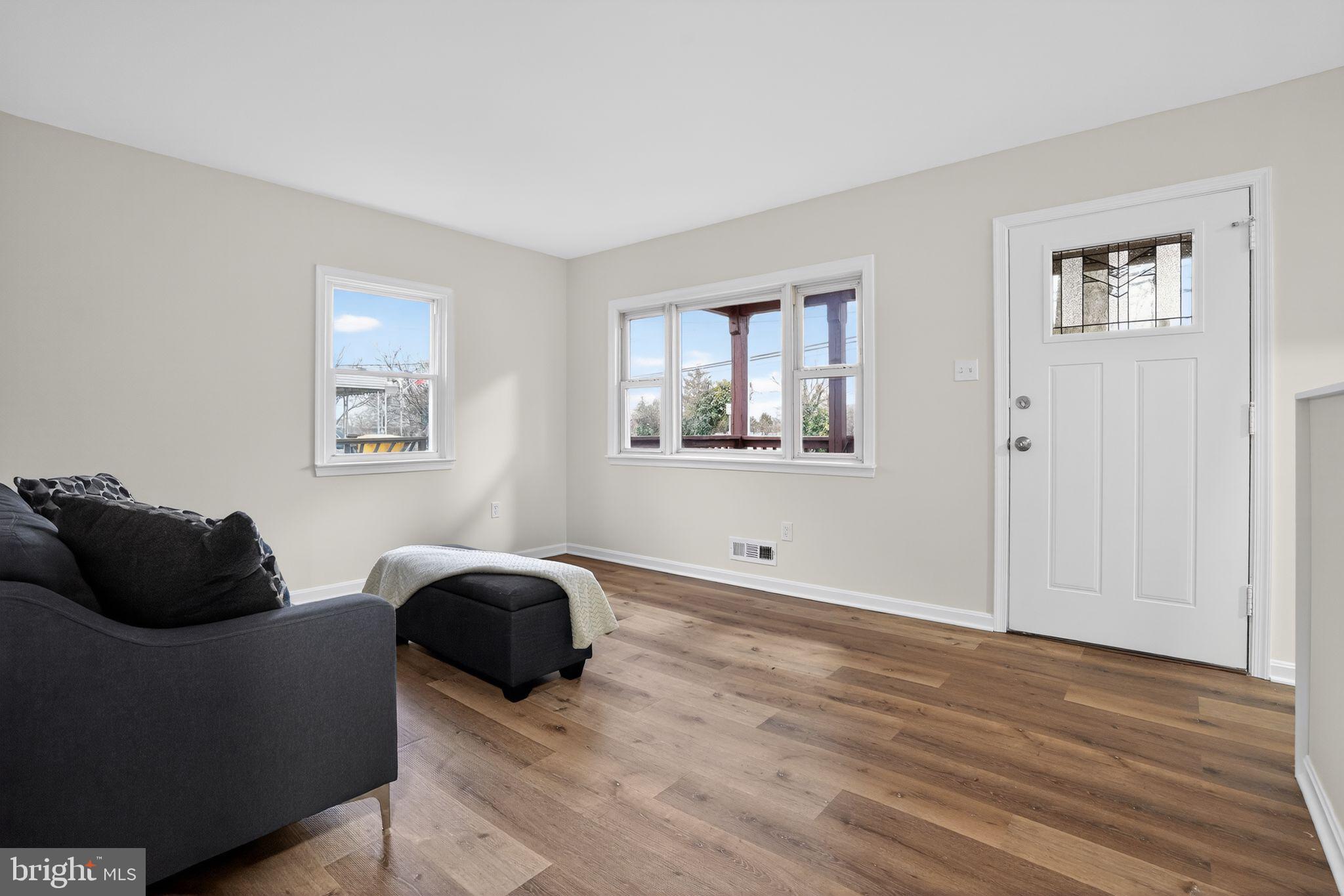 318 Holy Cross Road Baltimore, MD 21225 - Photo 14 of 29