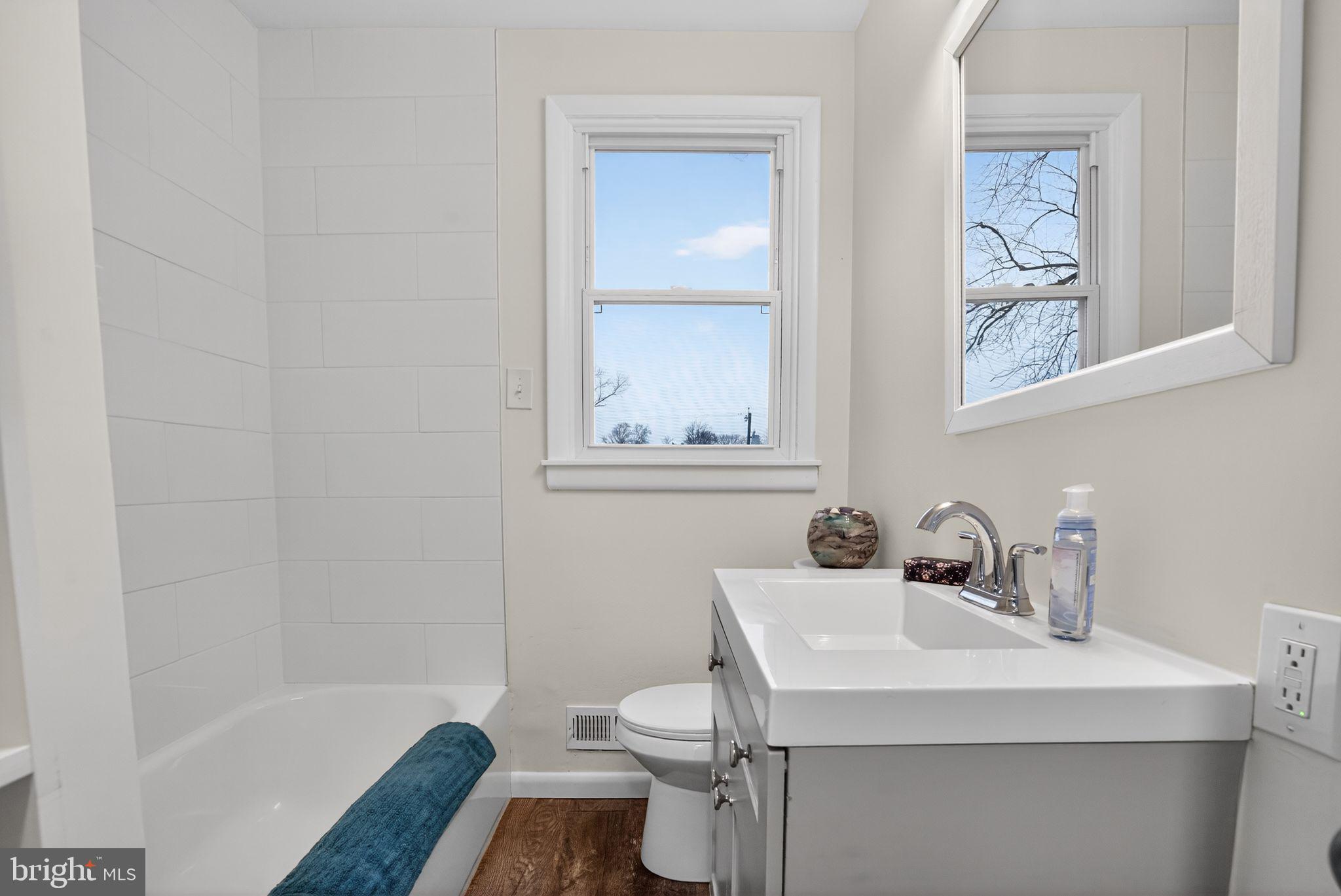 318 Holy Cross Road Baltimore, MD 21225 - Photo 21 of 29