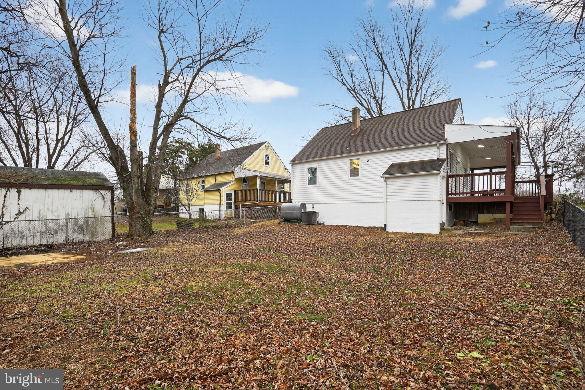 318 Holy Cross Road Baltimore, MD 21225 - Photo 4 of 29