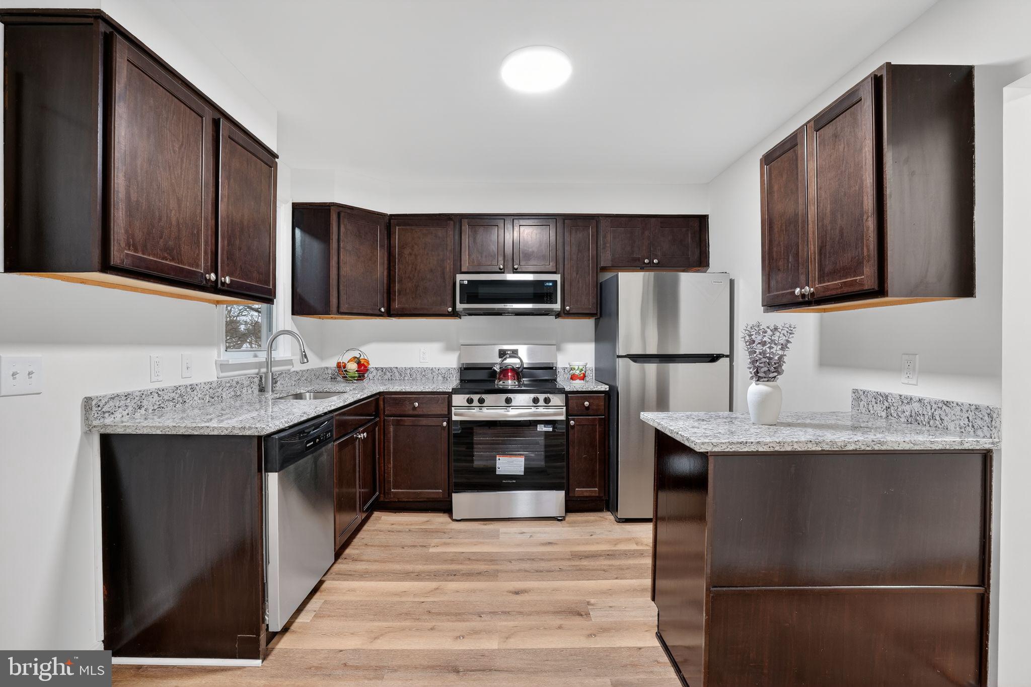 318 Holy Cross Road Baltimore, MD 21225 - Photo 9 of 29