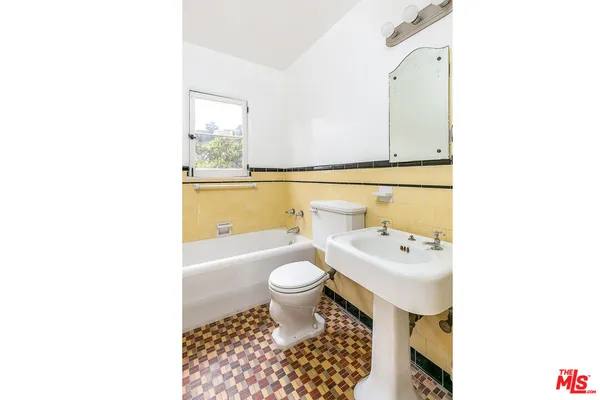 $5,600 | 2319 Meadow Valley Terrace, Los Angeles, CA 90039