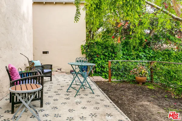 $5,600 | 2319 Meadow Valley Terrace, Los Angeles, CA 90039