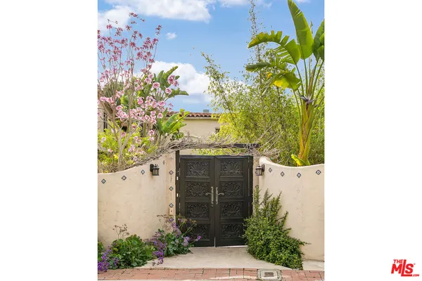 $5,600 | 2319 Meadow Valley Terrace, Los Angeles, CA 90039