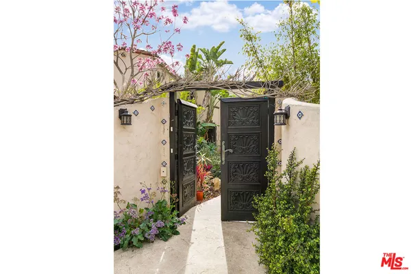 $5,600 | 2319 Meadow Valley Terrace, Los Angeles, CA 90039