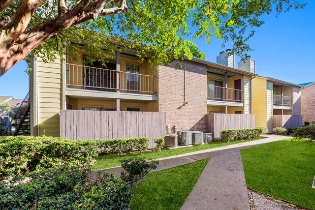 $1,000 | 9350 Country Creek Street, Unit 52, Houston, TX 77036
